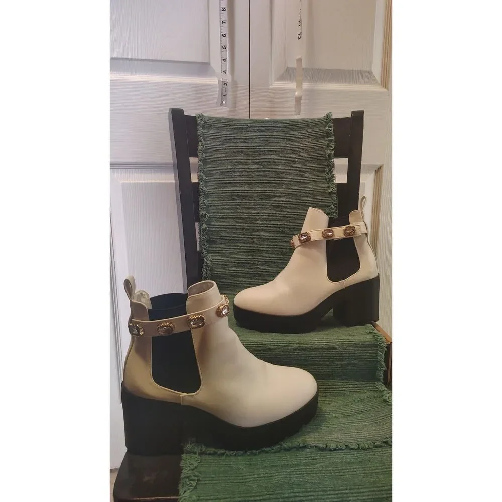 Bamboo Vista-14 Jeweled Platform Chelsea Boots Ivory White Women's Size 8.5